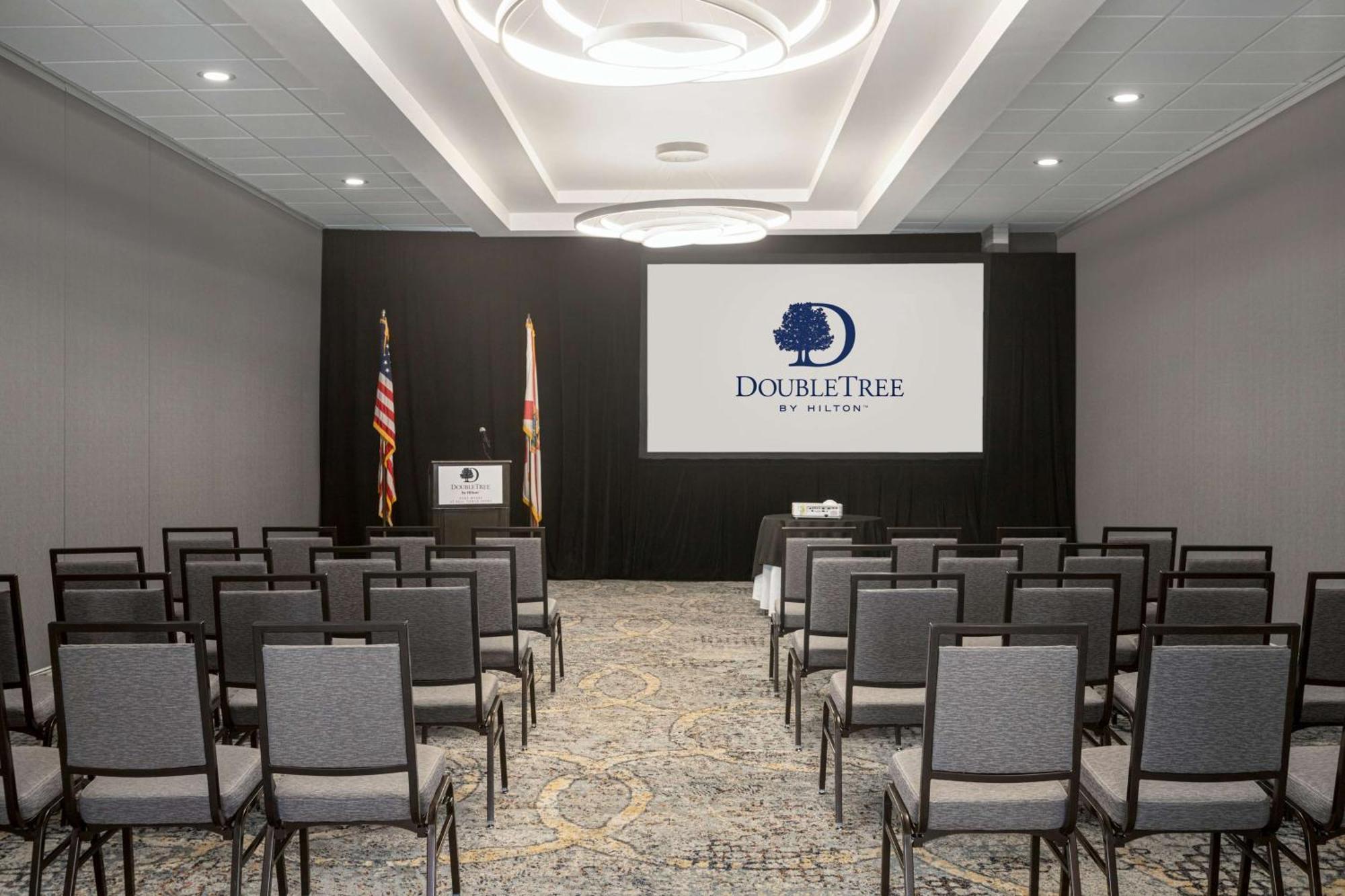 Doubletree By Hilton Fort Myers At Bell Tower Shops Exteriör bild