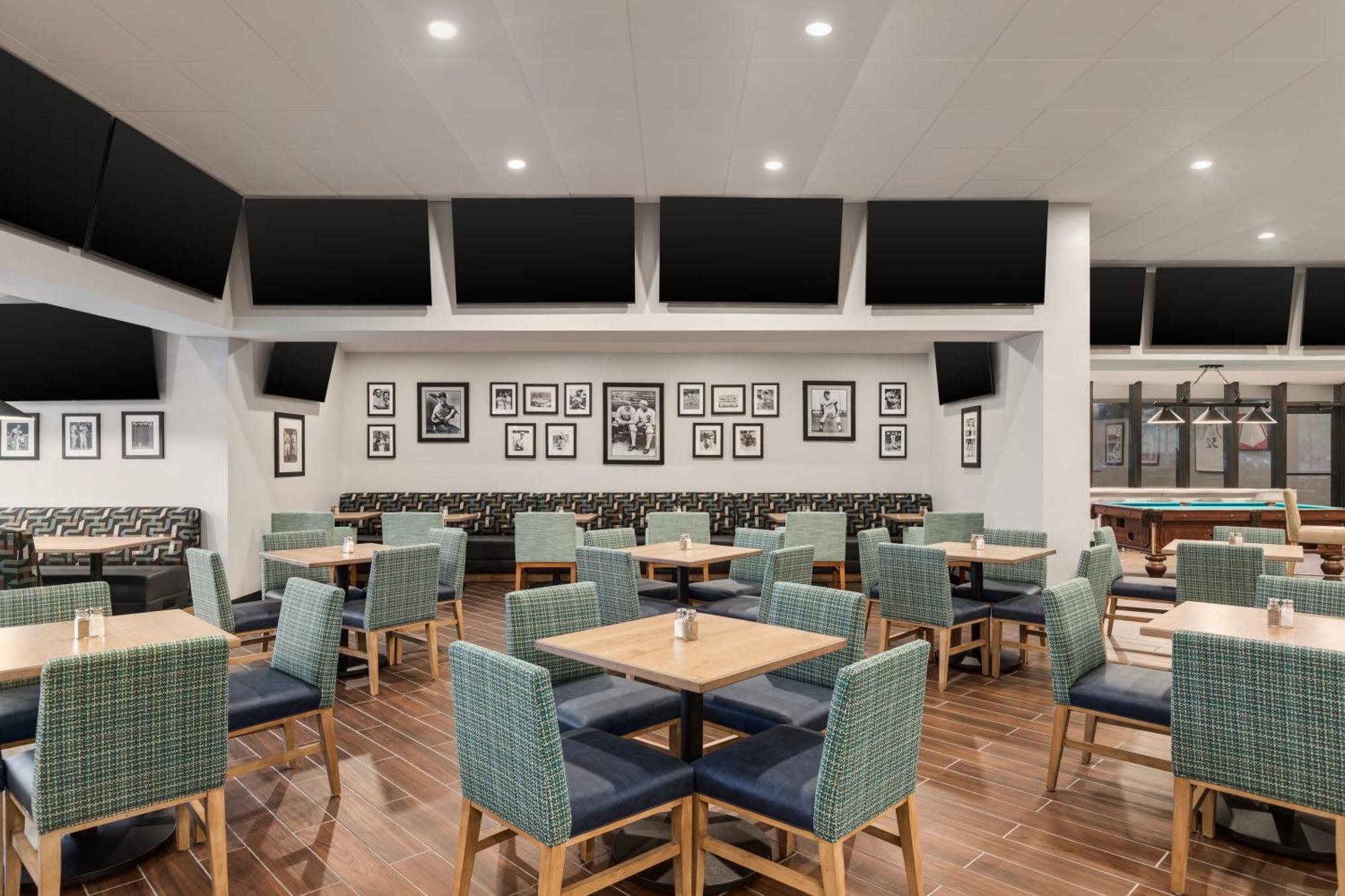Doubletree By Hilton Fort Myers At Bell Tower Shops Exteriör bild
