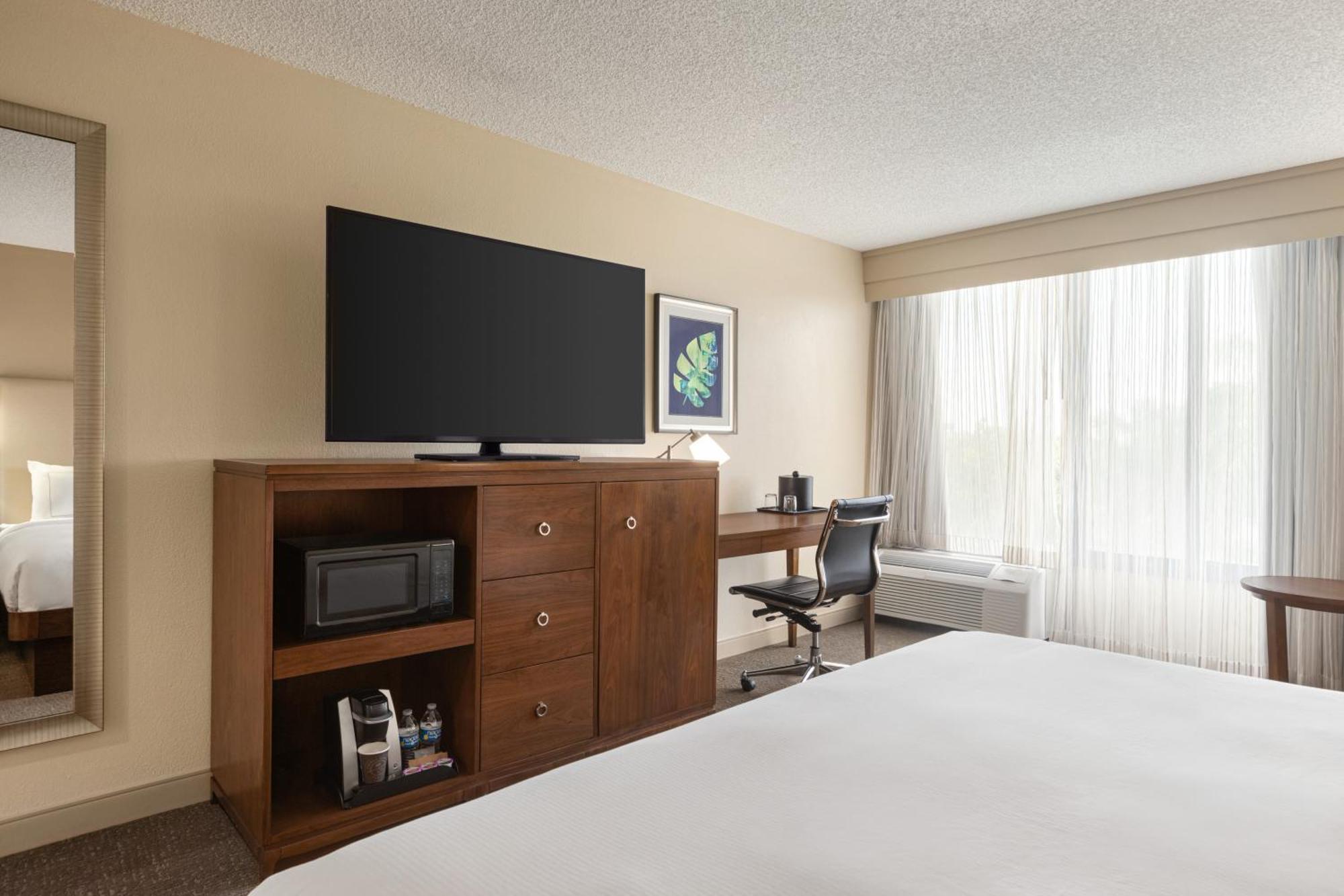 Doubletree By Hilton Fort Myers At Bell Tower Shops Exteriör bild