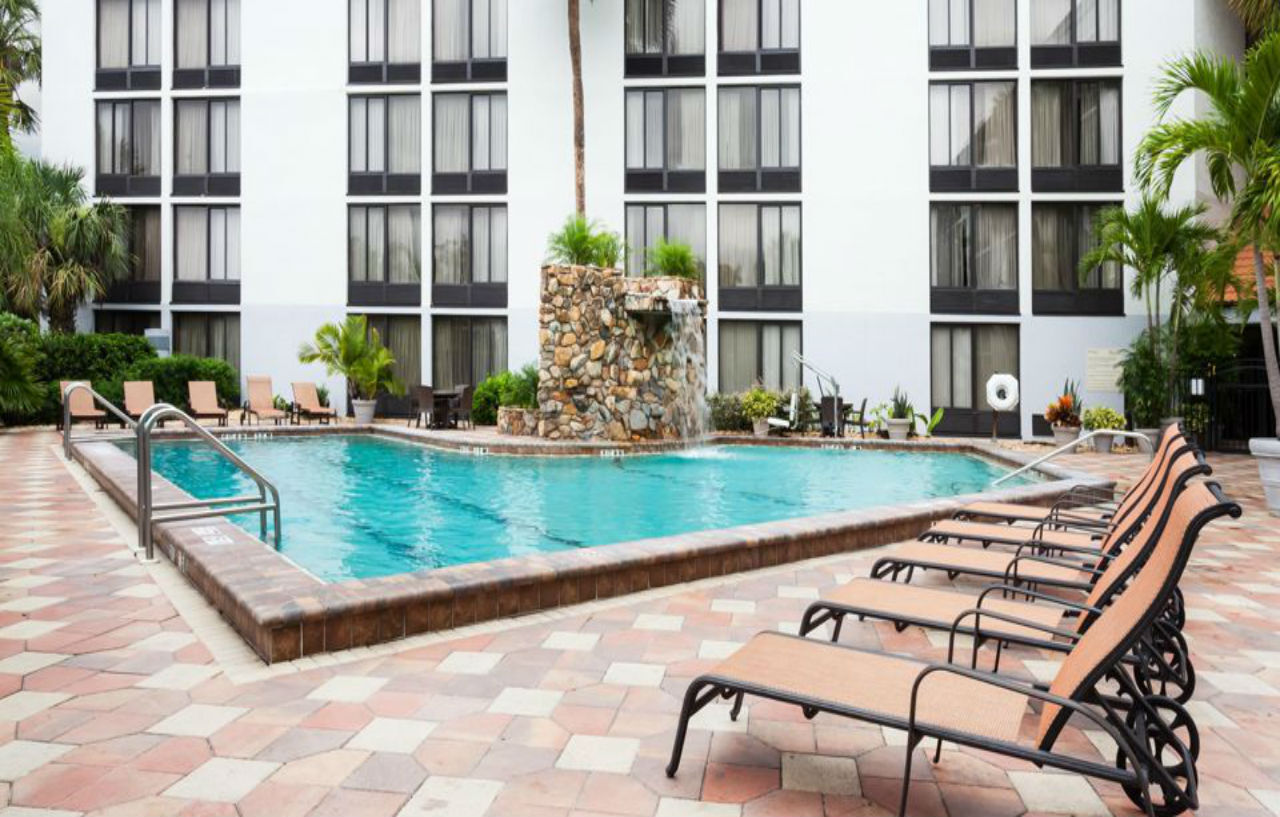 Doubletree By Hilton Fort Myers At Bell Tower Shops Exteriör bild